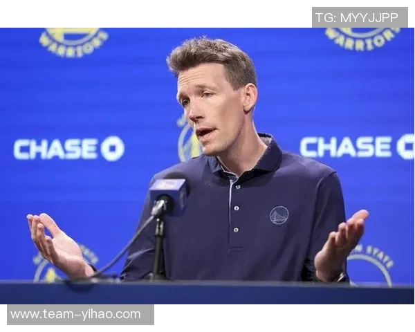 邓利维谈拉科布今夏关注球队女武神让他略感分心