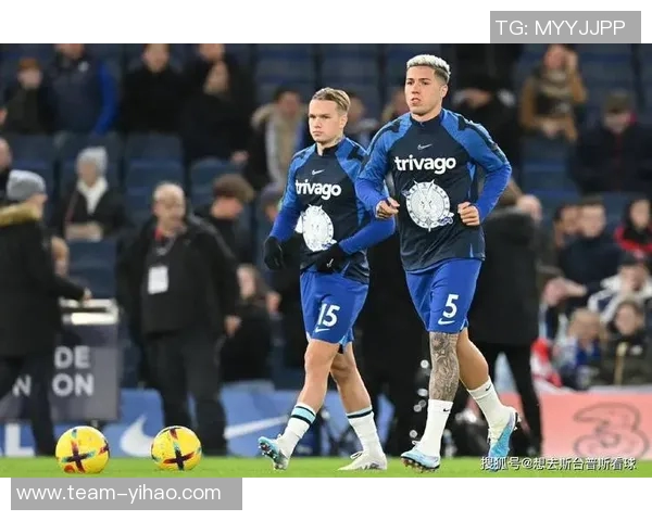 赖斯社交媒体分享约克雷斯合影称赞神枪手前锋展现默契与激情